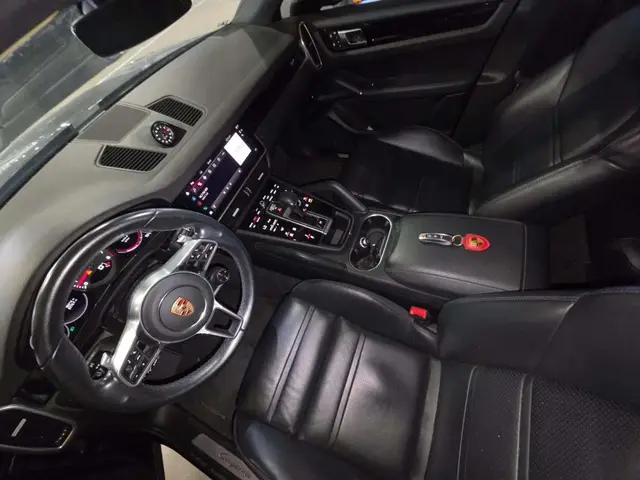 PORSCHE CAYENNE COUPE 2022