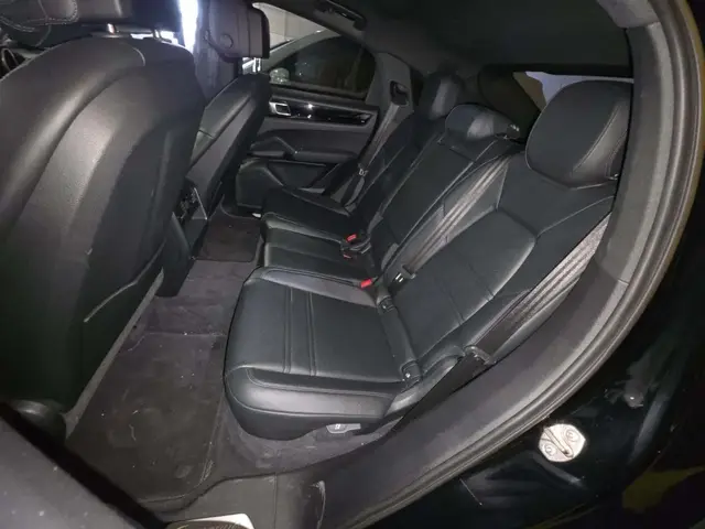 PORSCHE CAYENNE COUPE 2022