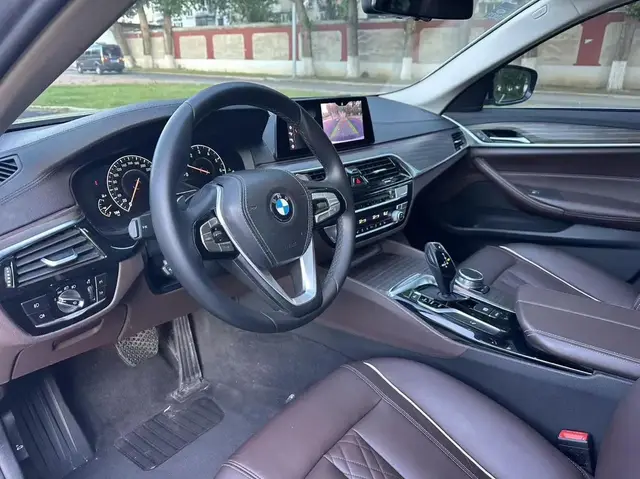 BMW 5 SERIES 2019