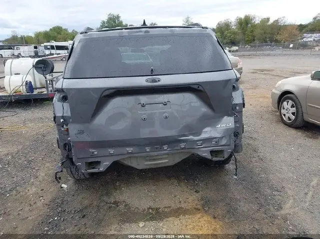 FORD EXPLORER TIMBERLINE 2023