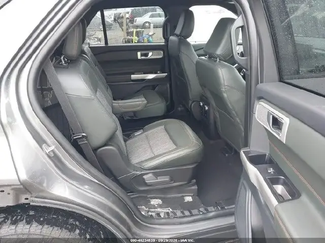FORD EXPLORER TIMBERLINE 2023