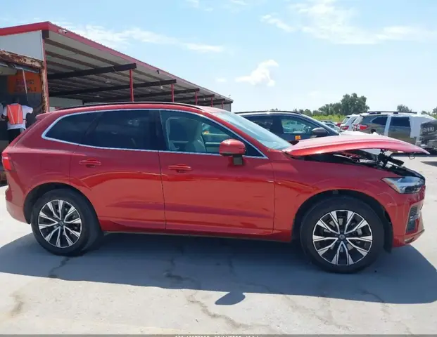 VOLVO XC60 B5 CORE 2023