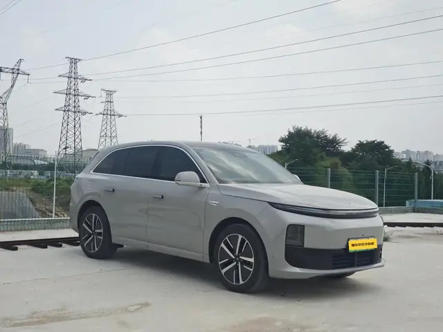 LI AUTO L6 2024
