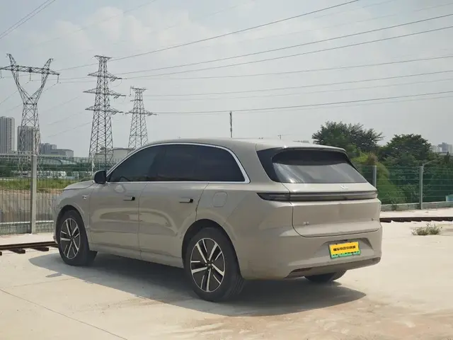 LI AUTO L6 2024