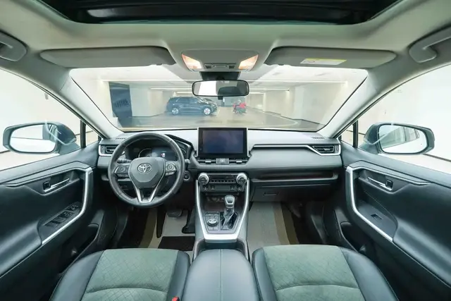 TOYOTA RAV4 PREMIUM EDITION 2022