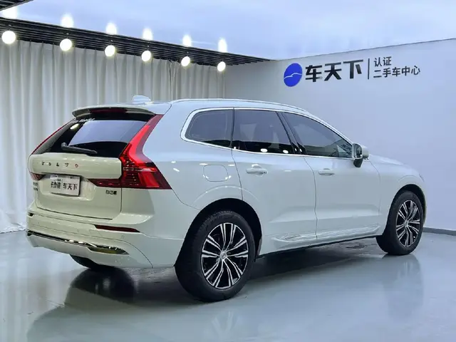 VOLVO XC60 LUXURY 2022