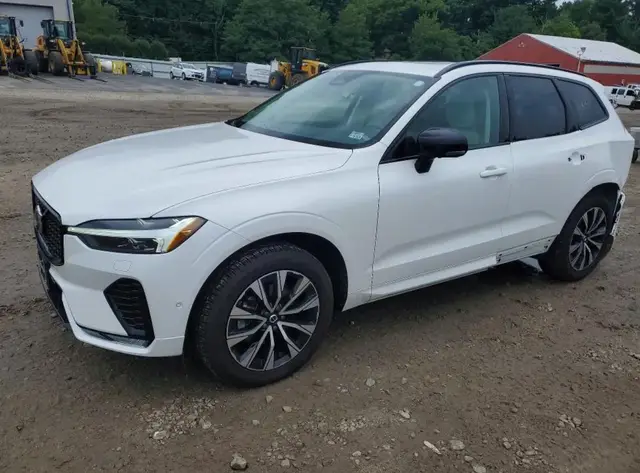 VOLVO XC60 PLUS 2024