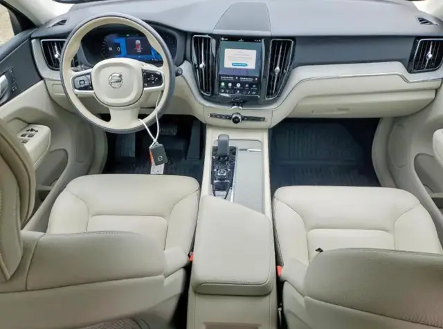 VOLVO XC60 PLUS 2024