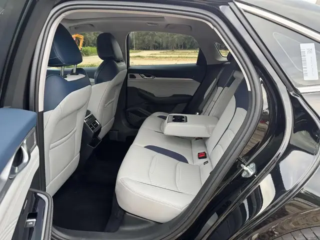 GEELY XINGRUI 2023