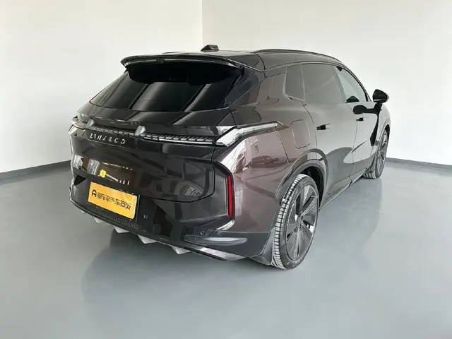 LYNK & CO 08 EM-P 2023