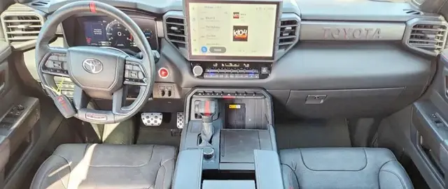 TOYOTA SEQUOIA TRD PRO 2023