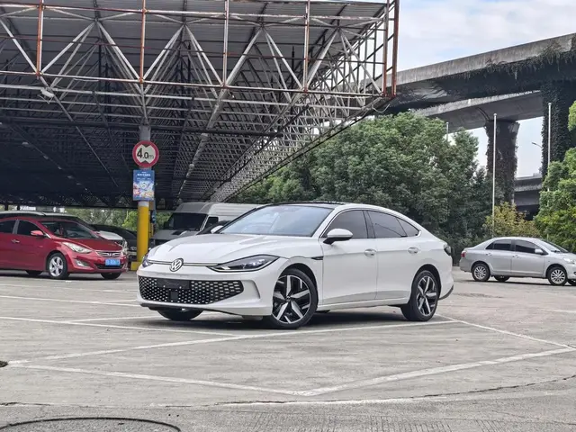 VOLKSWAGEN LAMANDO L ПРЕДМАКСИМАЛЬНАЯ 2023
