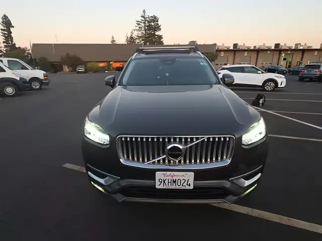 VOLVO XC90 B5 CORE BRIGHT 2024