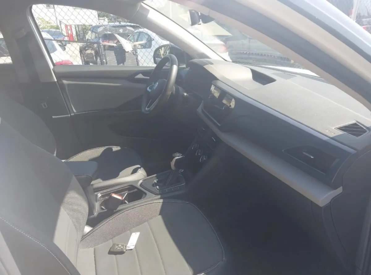 VOLKSWAGEN TAOS SE 2023