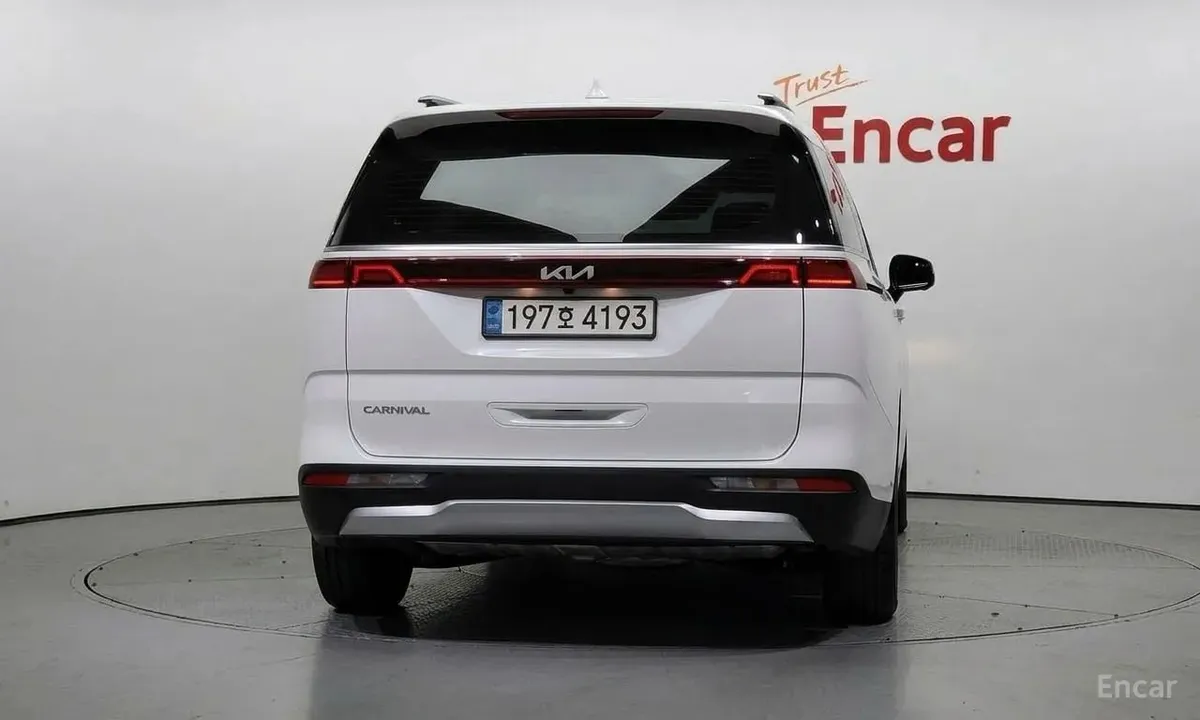 KIA CARNIVAL PRESTIGE 2023