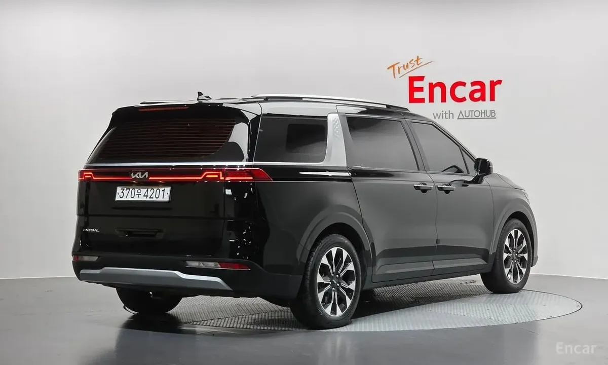 KIA CARNIVAL PRESTIGE 2023