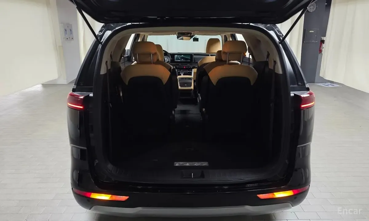 KIA CARNIVAL PRESTIGE 2023