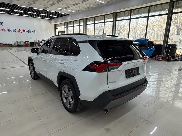 TOYOTA RAV4 2022