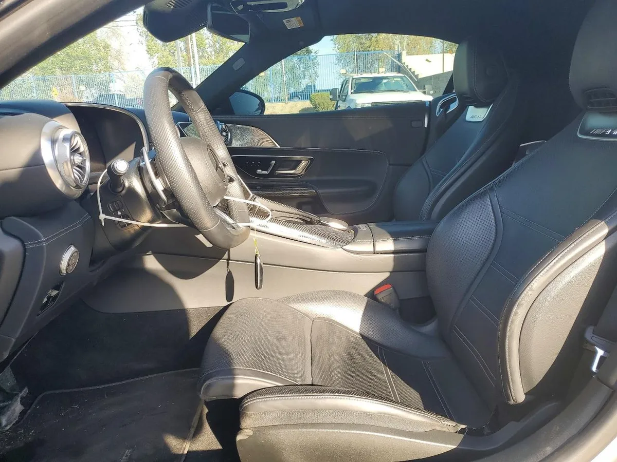 MERCEDES-BENZ SL 63 AMG 2022