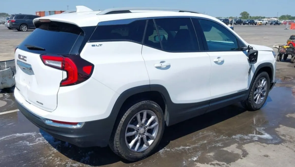 GMC TERRAIN SLT 2023