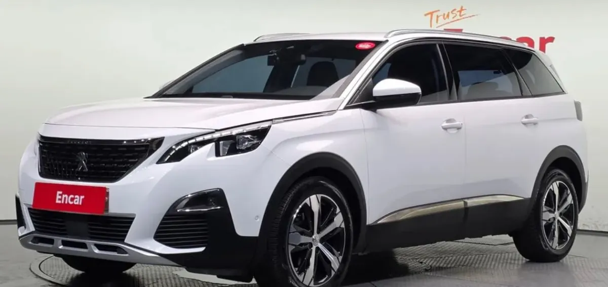 PEUGEOT 5008 2018