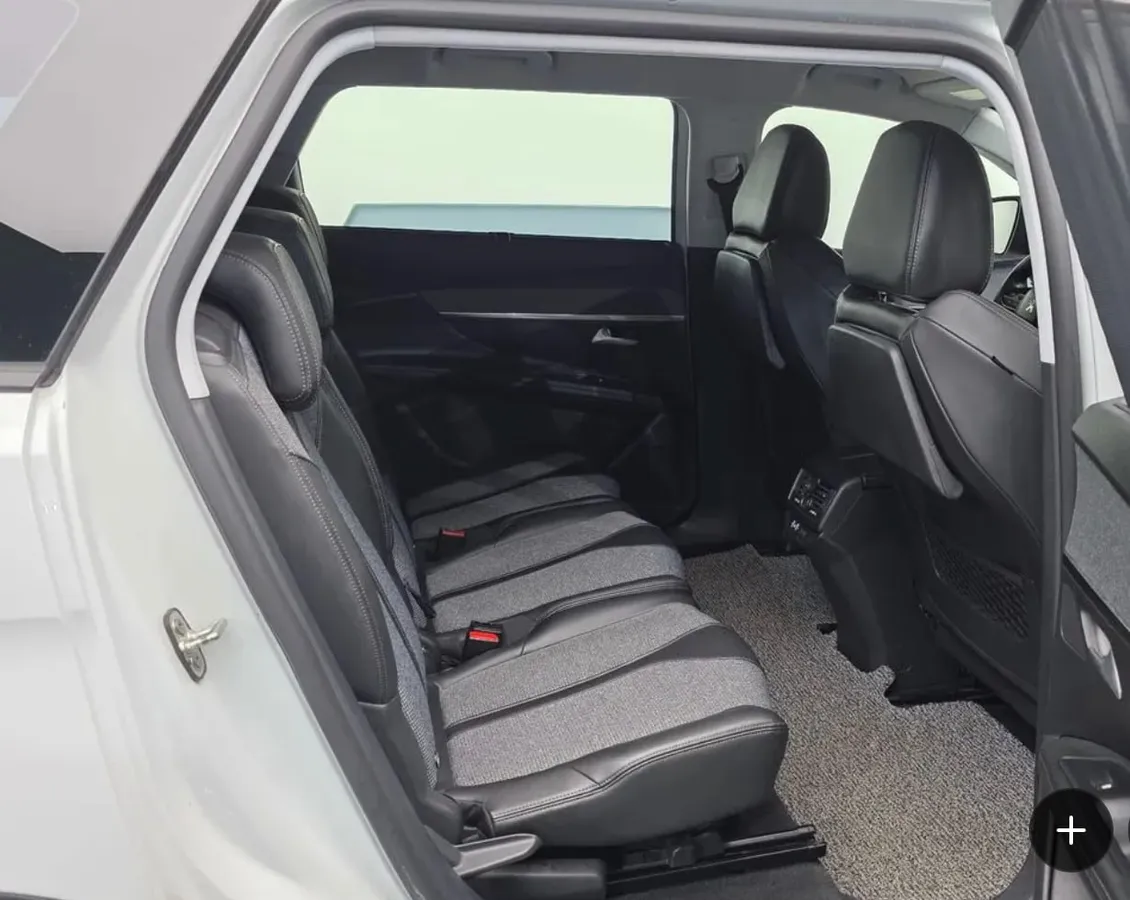 PEUGEOT 5008 2018
