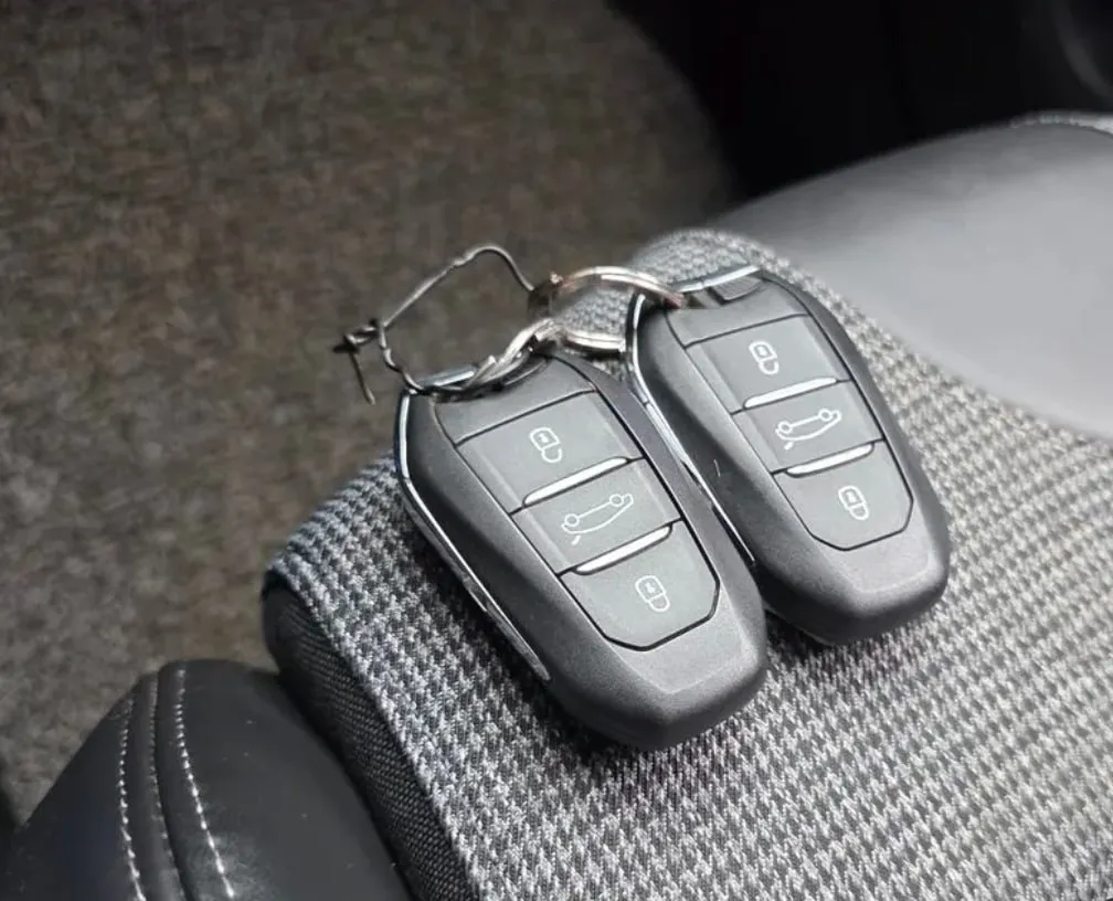 PEUGEOT 5008 2018