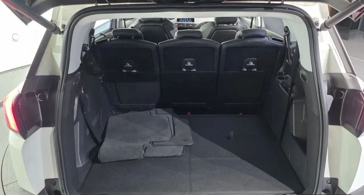 PEUGEOT 5008 2018