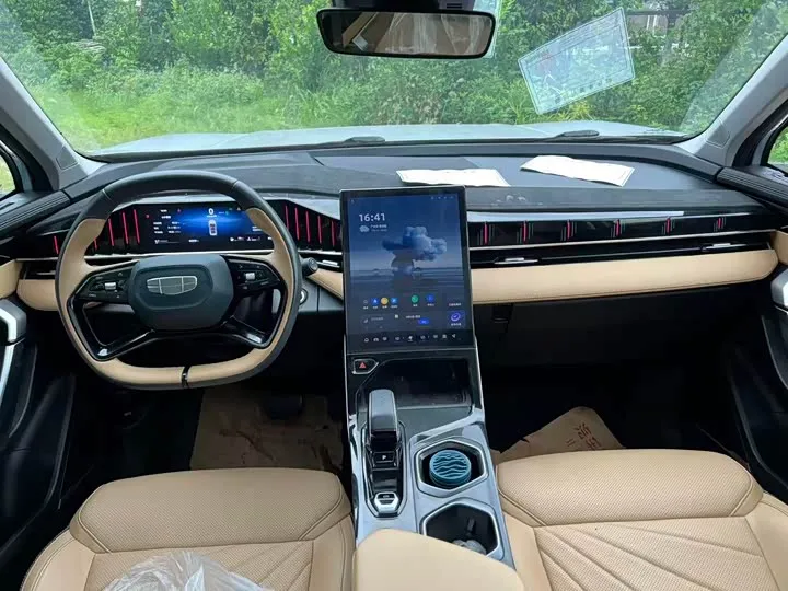 GEELY BOYUE L PREMIUM 2023