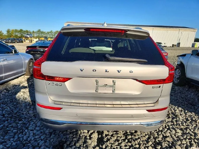 VOLVO XC60 PLUS 2023