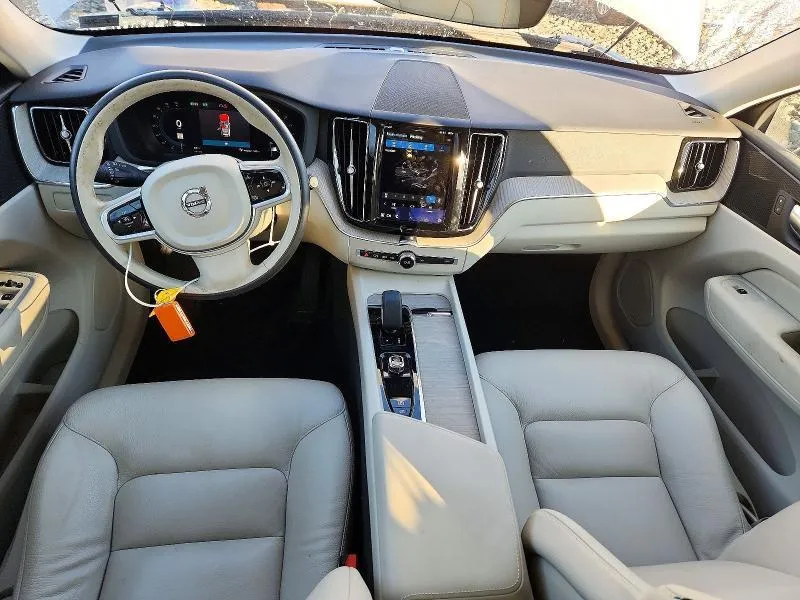 VOLVO XC60 PLUS 2023
