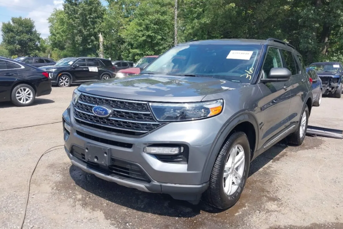 FORD EXPLORER XLT 2023