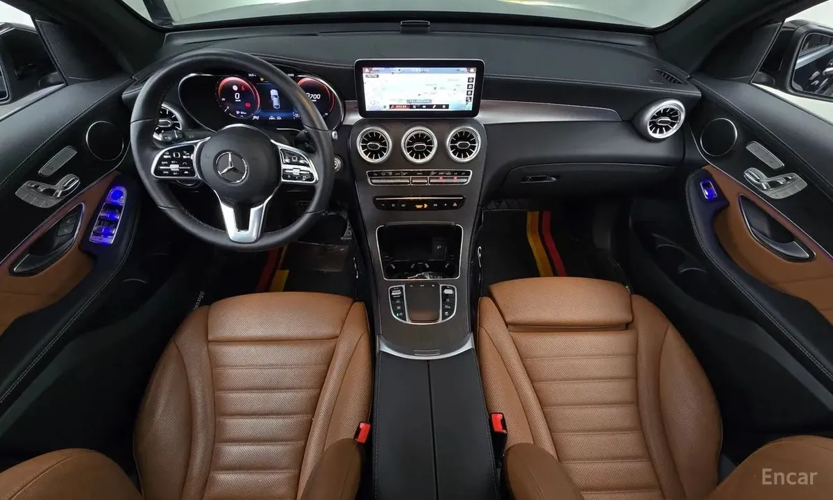 MERCEDES-BENZ GLC300 4MATIC COUPE 2023