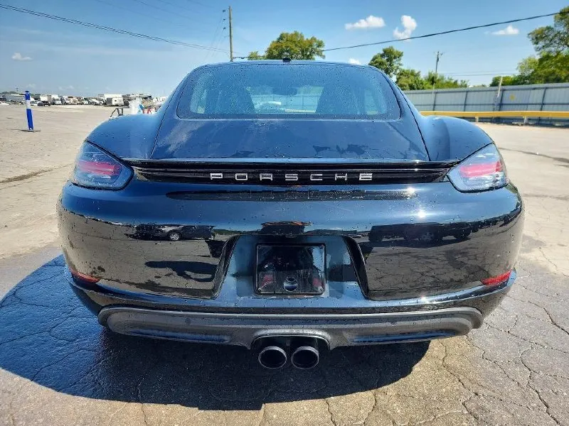 PORSCHE CAYMAN BASE 2024