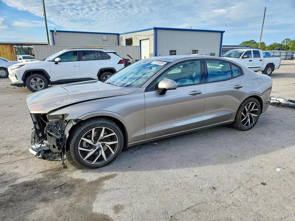 VOLVO S60 T5 MOMENTUM 2020