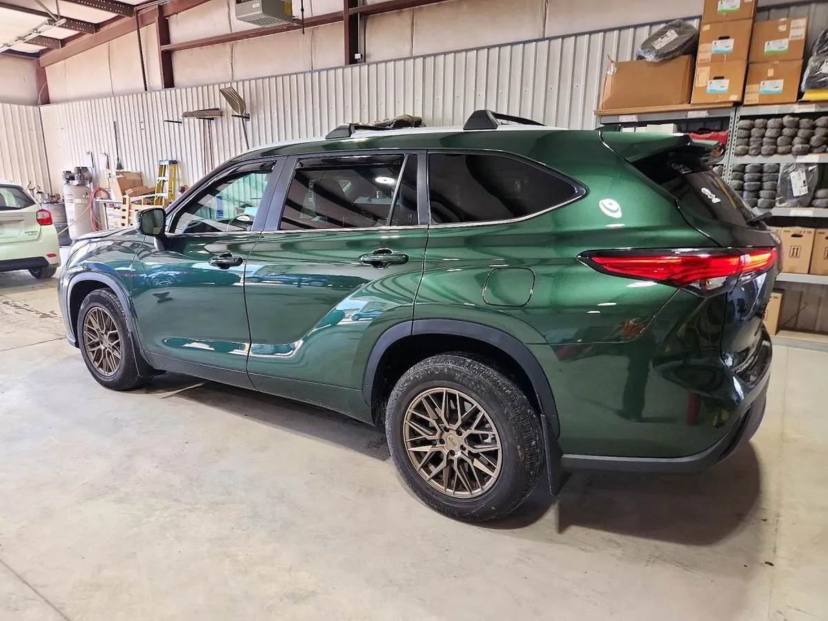 TOYOTA HIGHLANDER XLE 2023