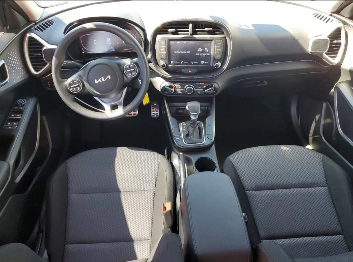 KIA SOUL LX 2023