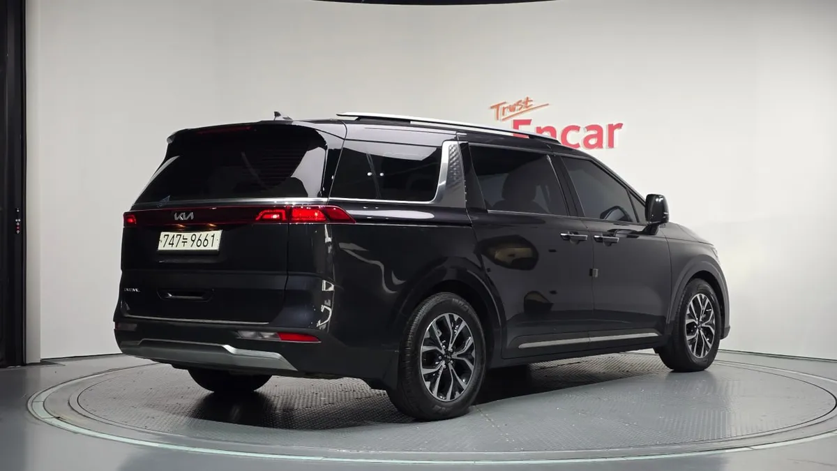 KIA CARNIVAL SIGNATURE 2023