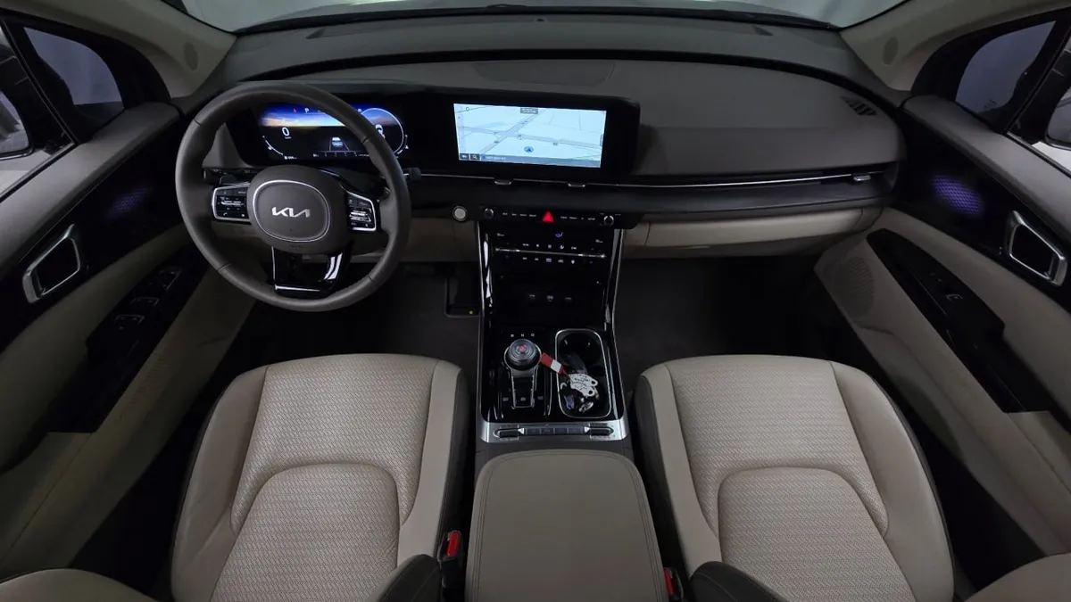 KIA CARNIVAL SIGNATURE 2023