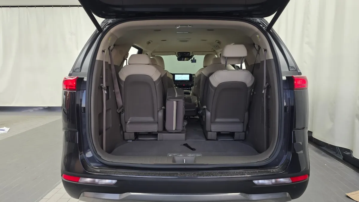KIA CARNIVAL SIGNATURE 2023