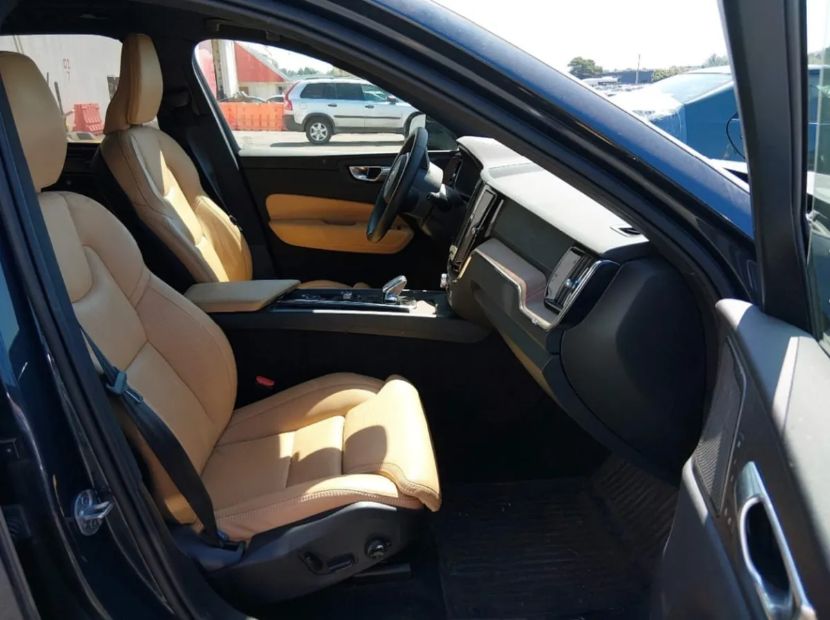 VOLVO XC60 RECHARGE PLUG-IN HYBRID 2024