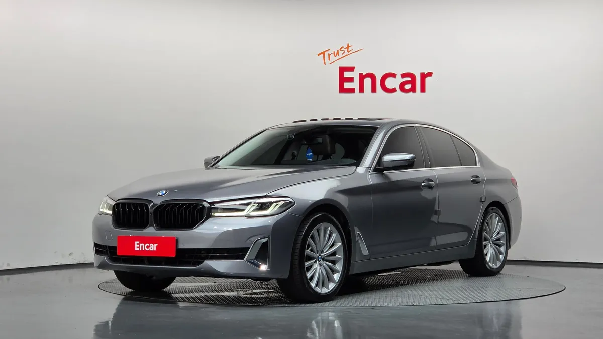 BMW 5 SERIES LUXURY 2022