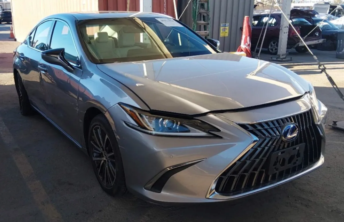 LEXUS ES 300H 2022