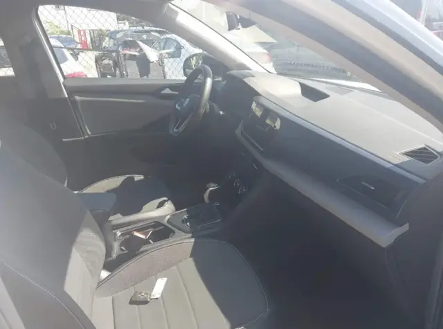 VOLKSWAGEN TAOS SE 2023