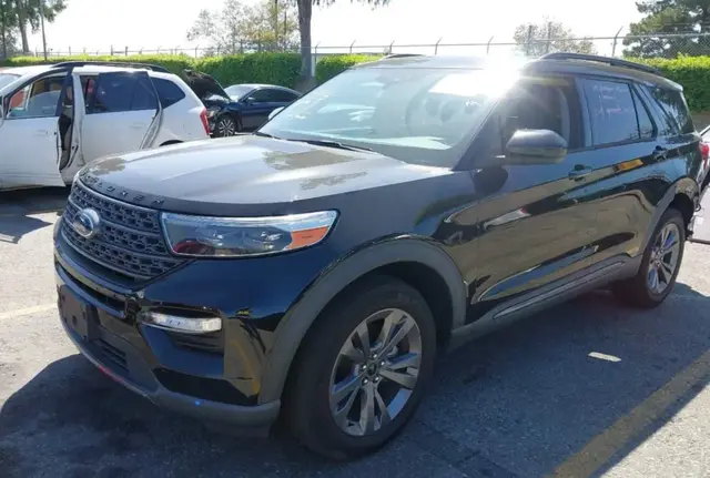 FORD EXPLORER XLT 2022