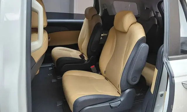 KIA CARNIVAL PRESTIGE 2023