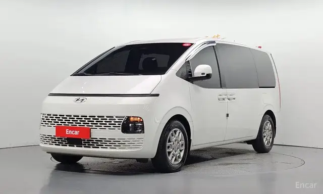 HYUNDAI STARIA 9-SEATER 2022