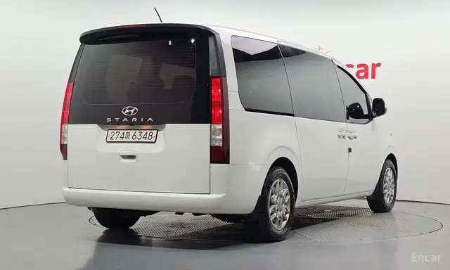 HYUNDAI STARIA 9-SEATER 2022