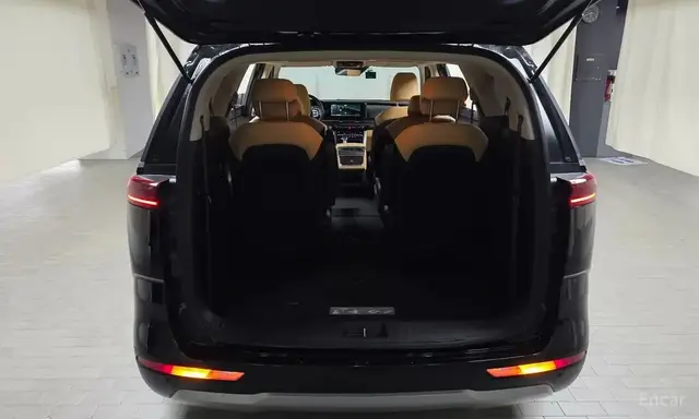KIA CARNIVAL PRESTIGE 2023