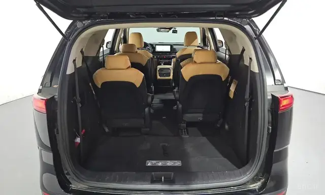 KIA CARNIVAL PRESTIGE 2023